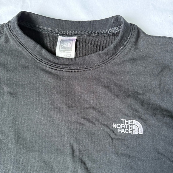 The North Face Men's Black Long Sleeve Shirt - Picture 3 of 5